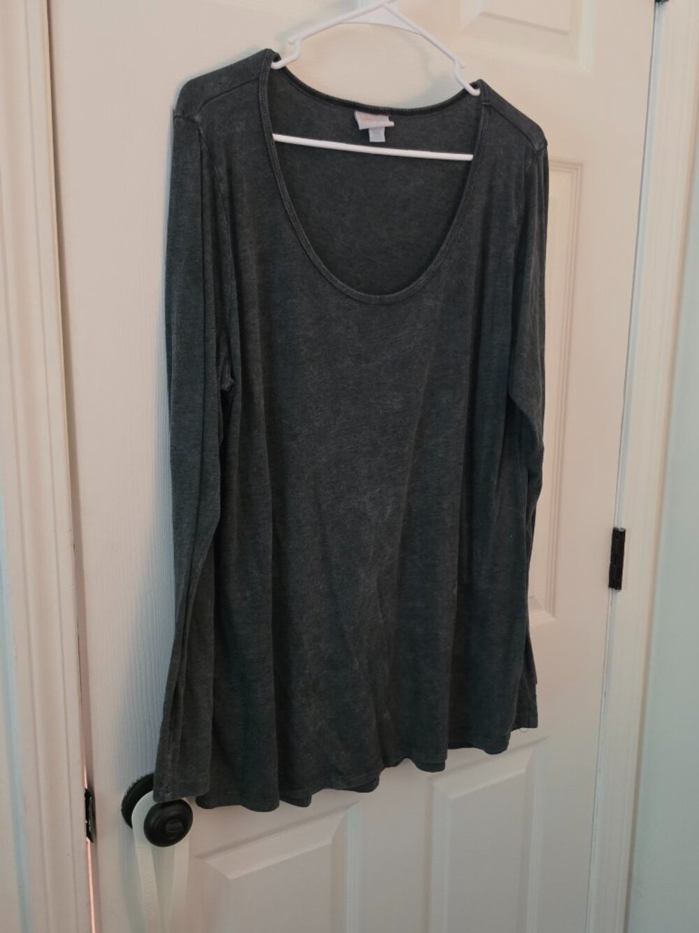 Lularoe 2XL Long Sleeve Scoop Neck Acid Wash Black Tee